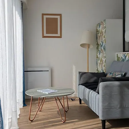 Apartment T1 Bis Avec Parking A 10 Min A Pied Du Centre Vannes